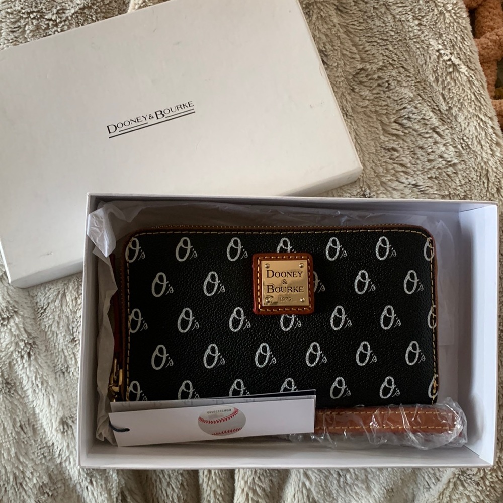 Dooney & Bourke Orioles clutch